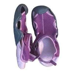 Crocs Swiftwater Sandal  Fuchsia Water Shoes